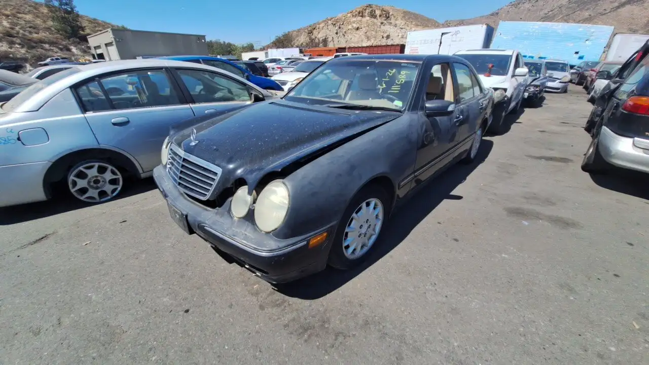 Photo of 2001 Mercedes-Benz E320