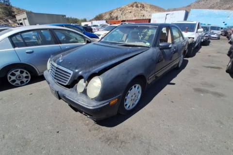 Photo of 2001 Mercedes-Benz E320