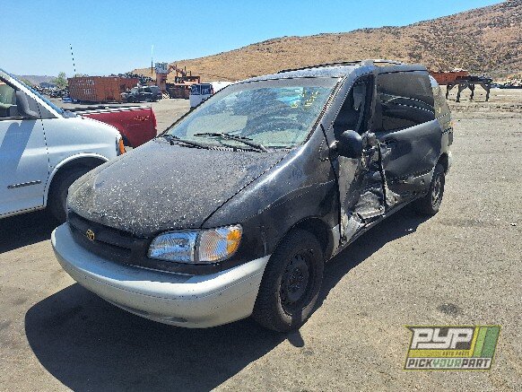 Photo of 1999 Toyota Sienna