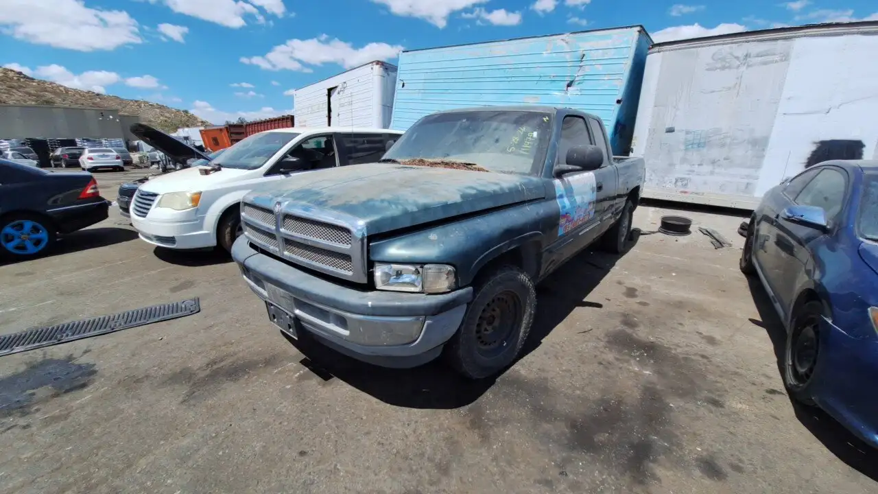 Photo of 2001 Dodge Ram 1500