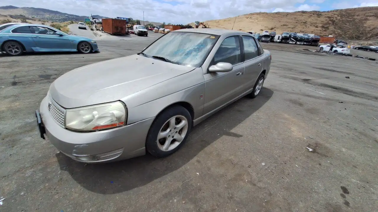 Photo of 2003 Saturn L200