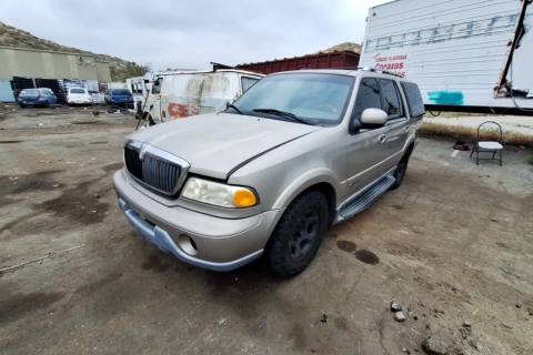 Photo of 2000 Lincoln Navigator