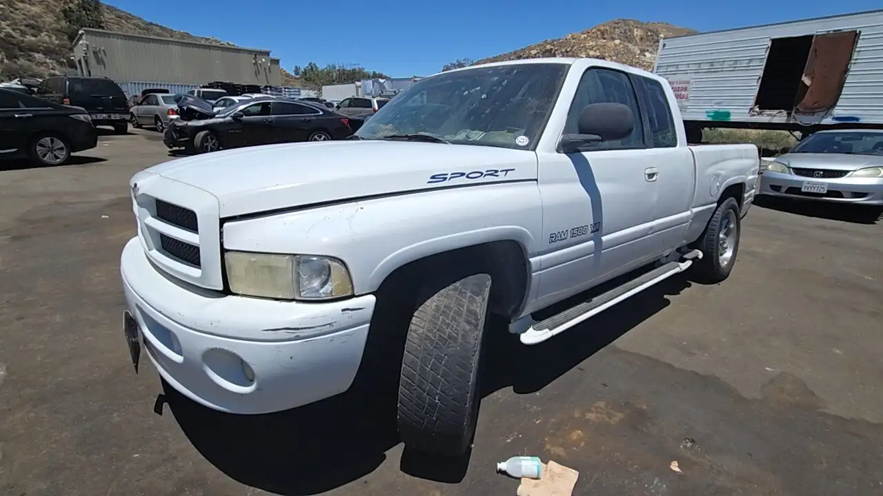 Photo of 2000 Dodge Ram 1500