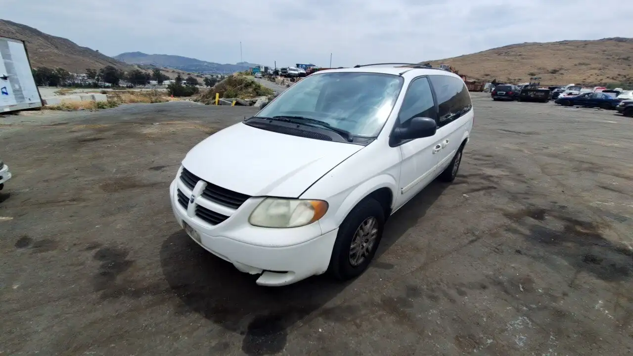Photo of 2005 Dodge Grand Caravan