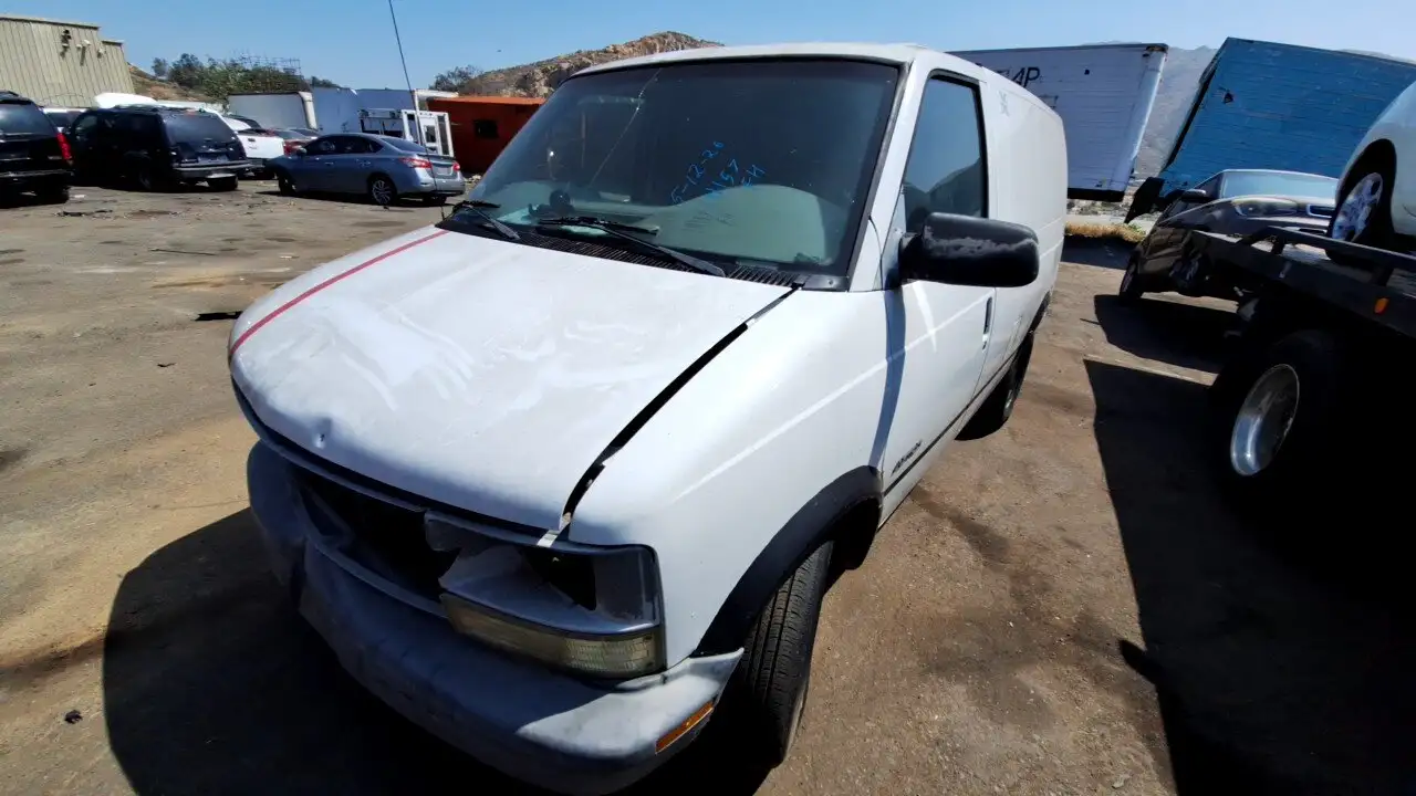 Photo of 2002 Chevrolet Astro