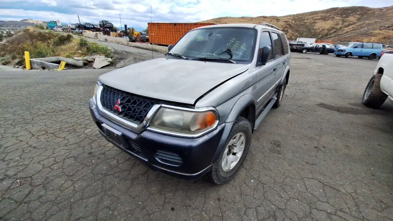 Photo of 2001 Mitsubishi Montero Sport