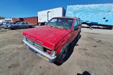 Photo of 1995 Nissan Pathfinder