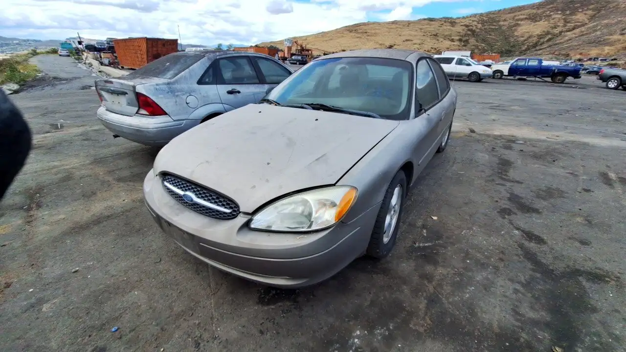 Photo of 2002 Ford Taurus