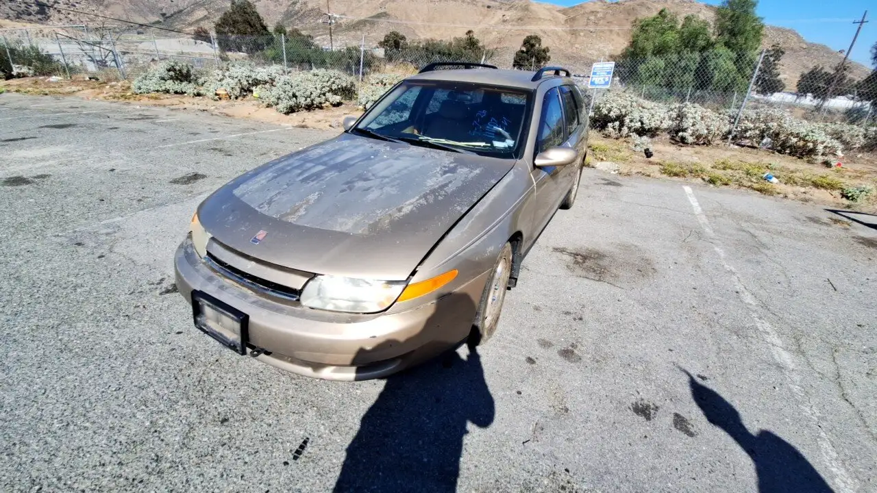 Photo of 2002 Saturn Lw300