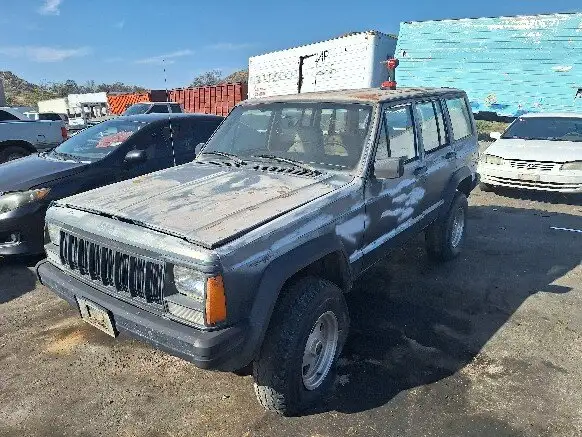 Photo of 1993 Jeep Cherokee
