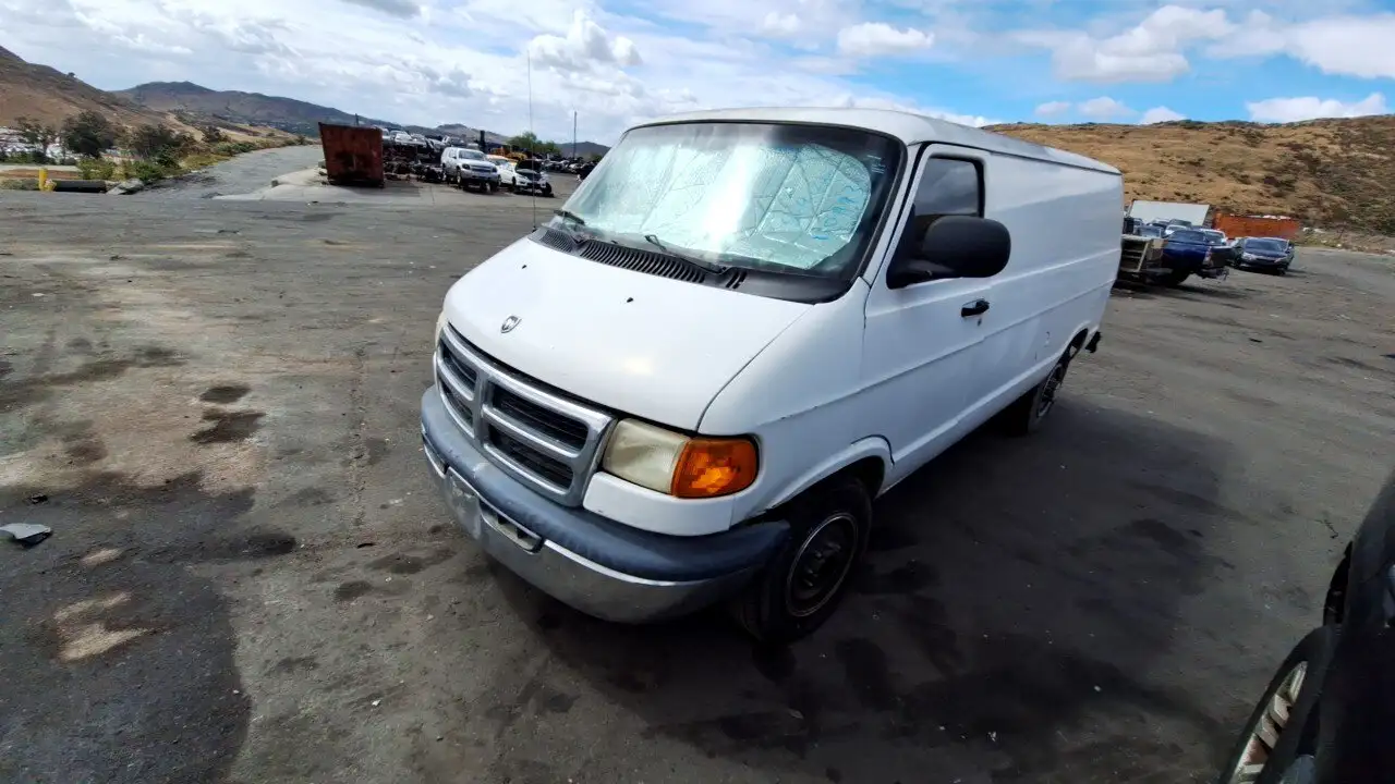 Photo of 2001 Dodge Ram 2500 Van