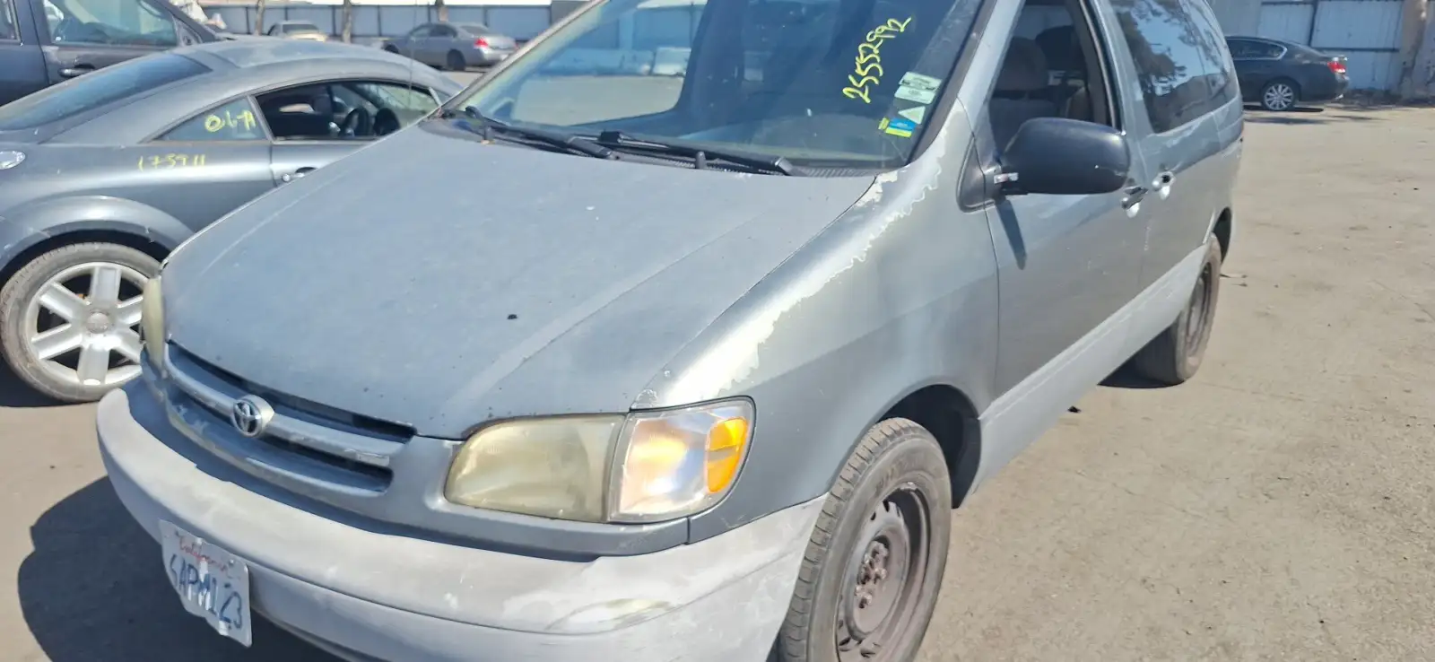 Photo of 1998 Toyota Sienna