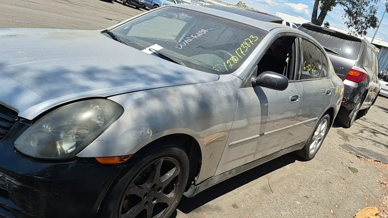 Photo of 2004 Infiniti G35