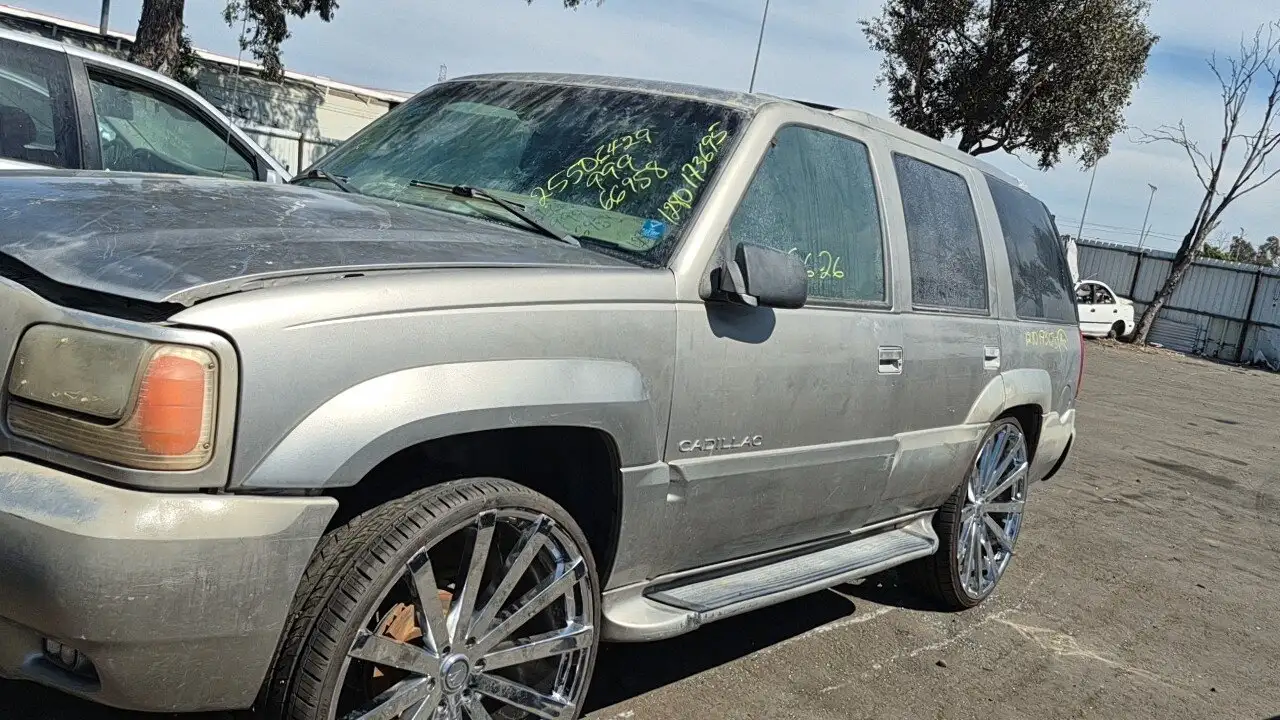 Photo of 2000 Cadillac Escalade