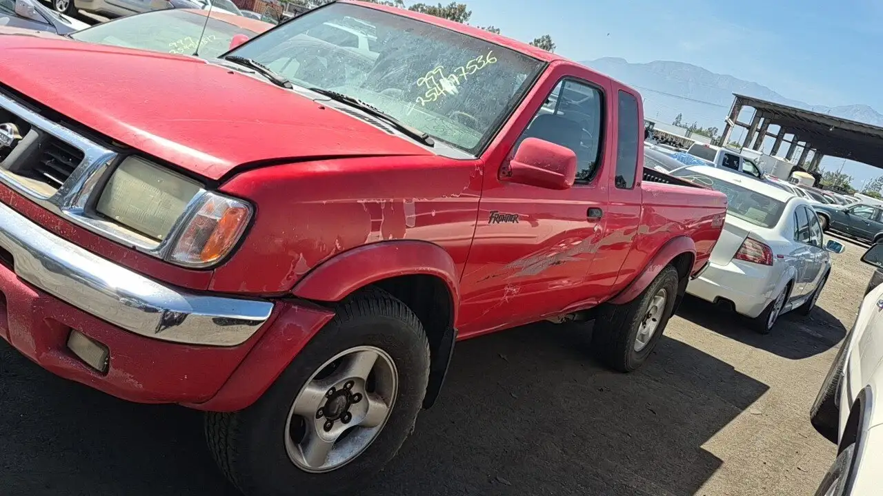 Photo of 2000 Nissan Frontier
