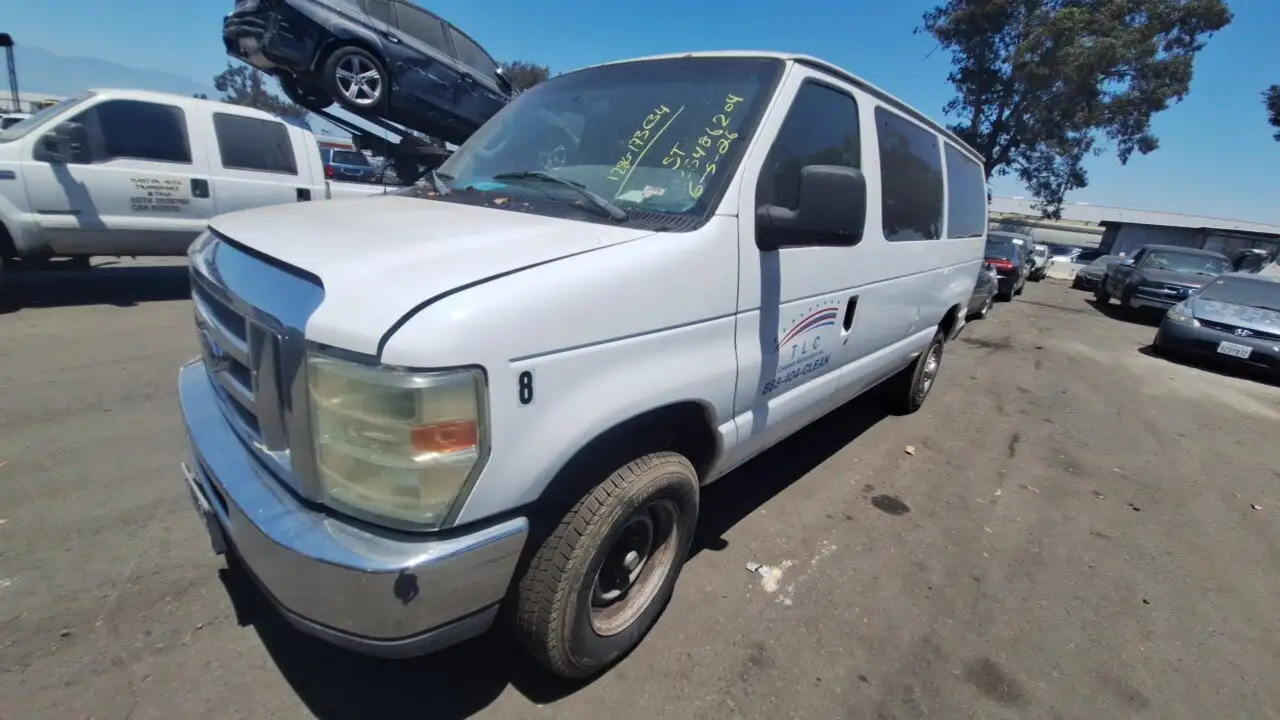 Photo of 2010 Ford E-350 Super Duty