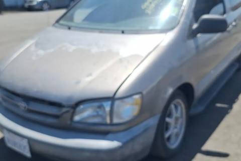 Photo of 1999 Toyota Sienna