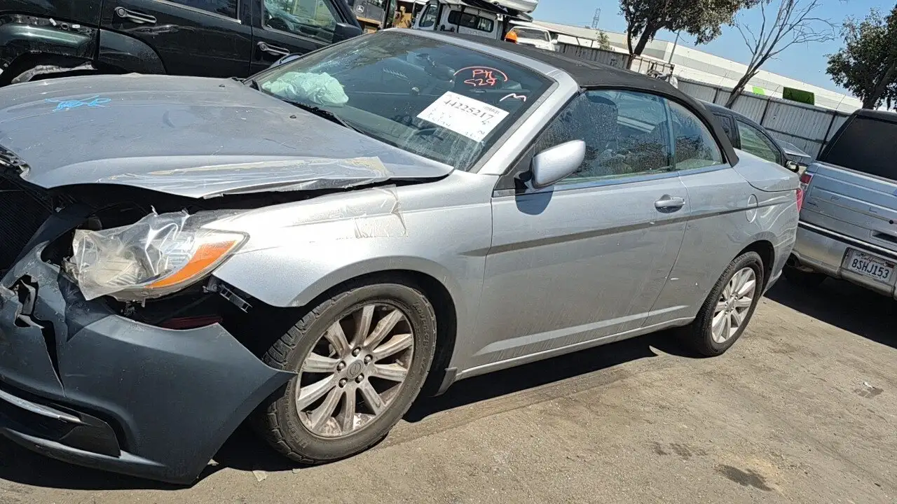 Photo of 2014 Chrysler 200