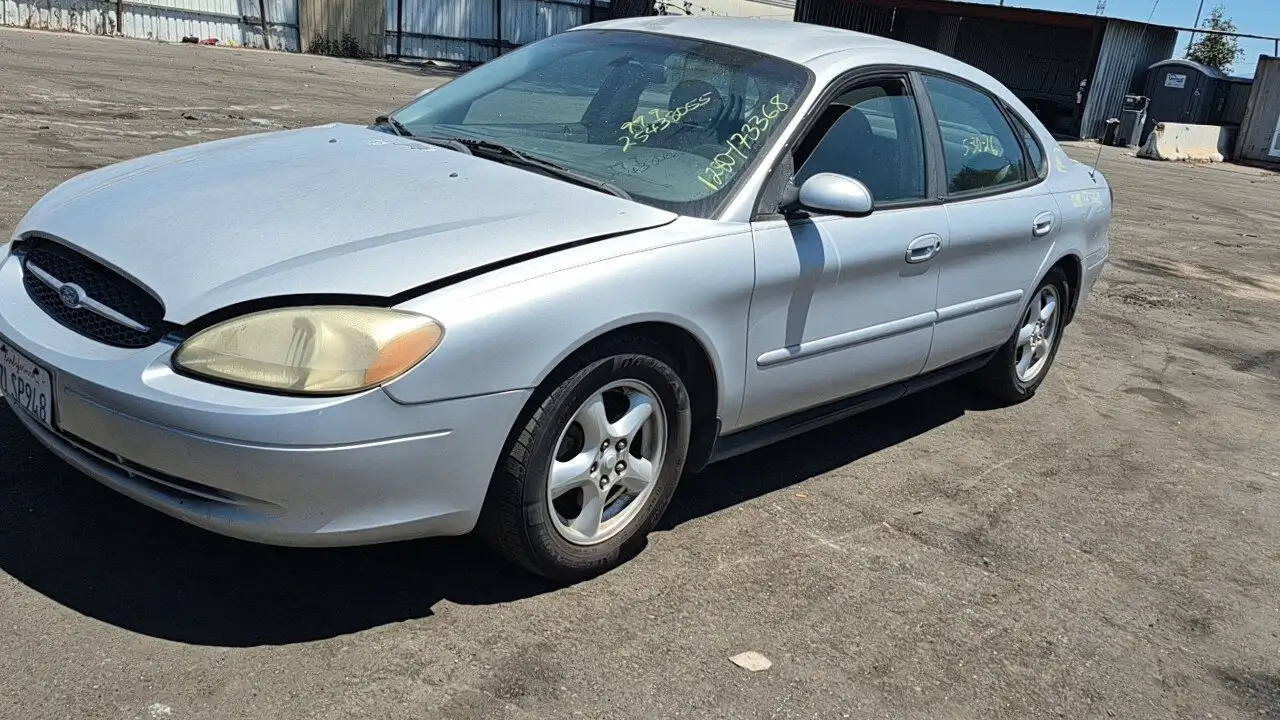 Photo of 2002 Ford Taurus