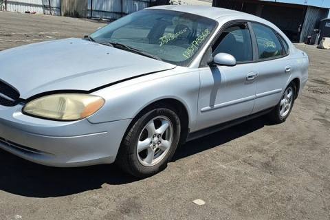Photo of 2002 Ford Taurus
