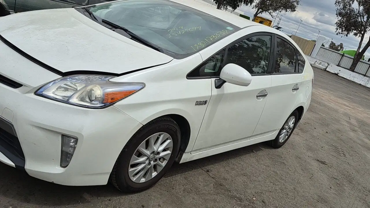 Photo of 2014 Toyota Prius Plug-In