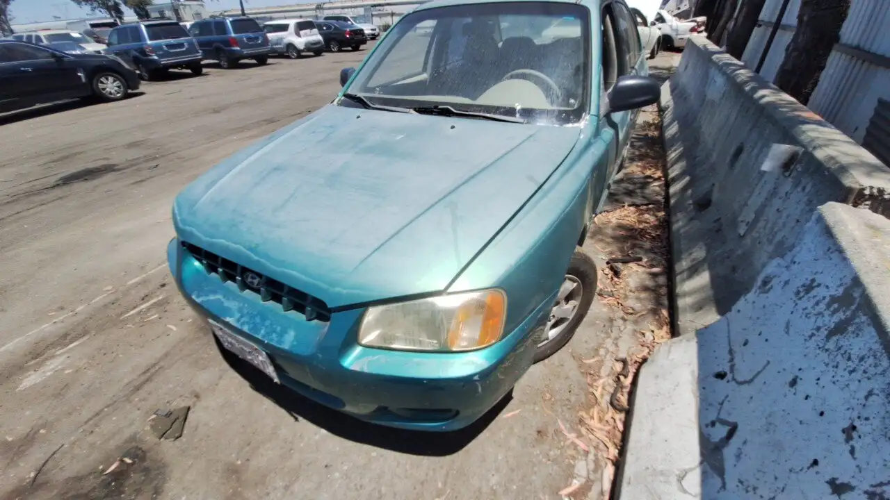 Photo of 2000 Hyundai Accent