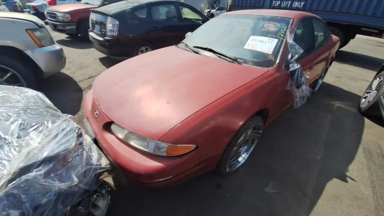 Photo of 2000 Oldsmobile Alero