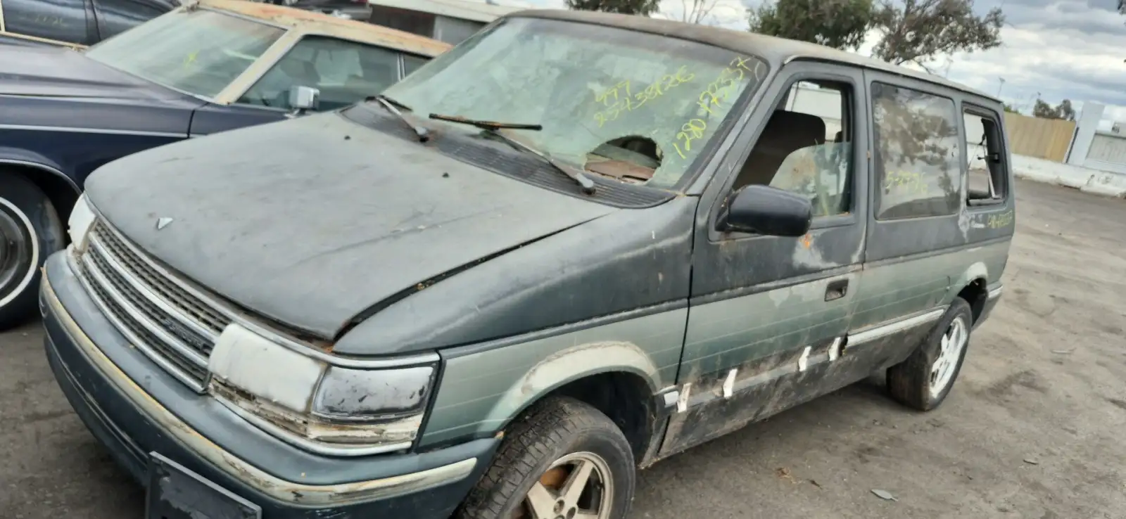 Photo of 1993 Plymouth Voyager