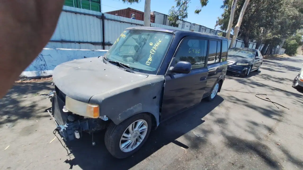 Photo of 2004 Scion Xb