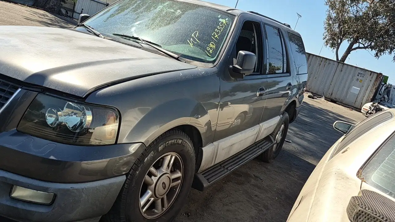 Photo of 2004 Ford Expedition