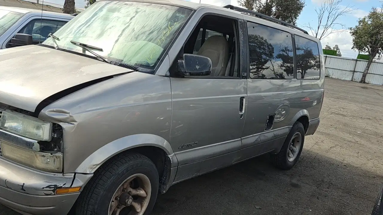 Photo of 2001 Chevrolet Astro