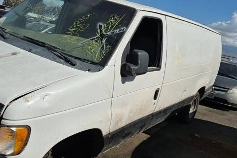 Photo of 2003 Ford E-250