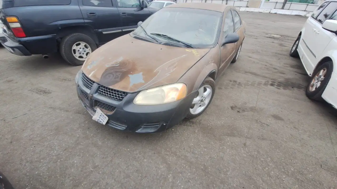 Photo of 2005 Dodge Stratus