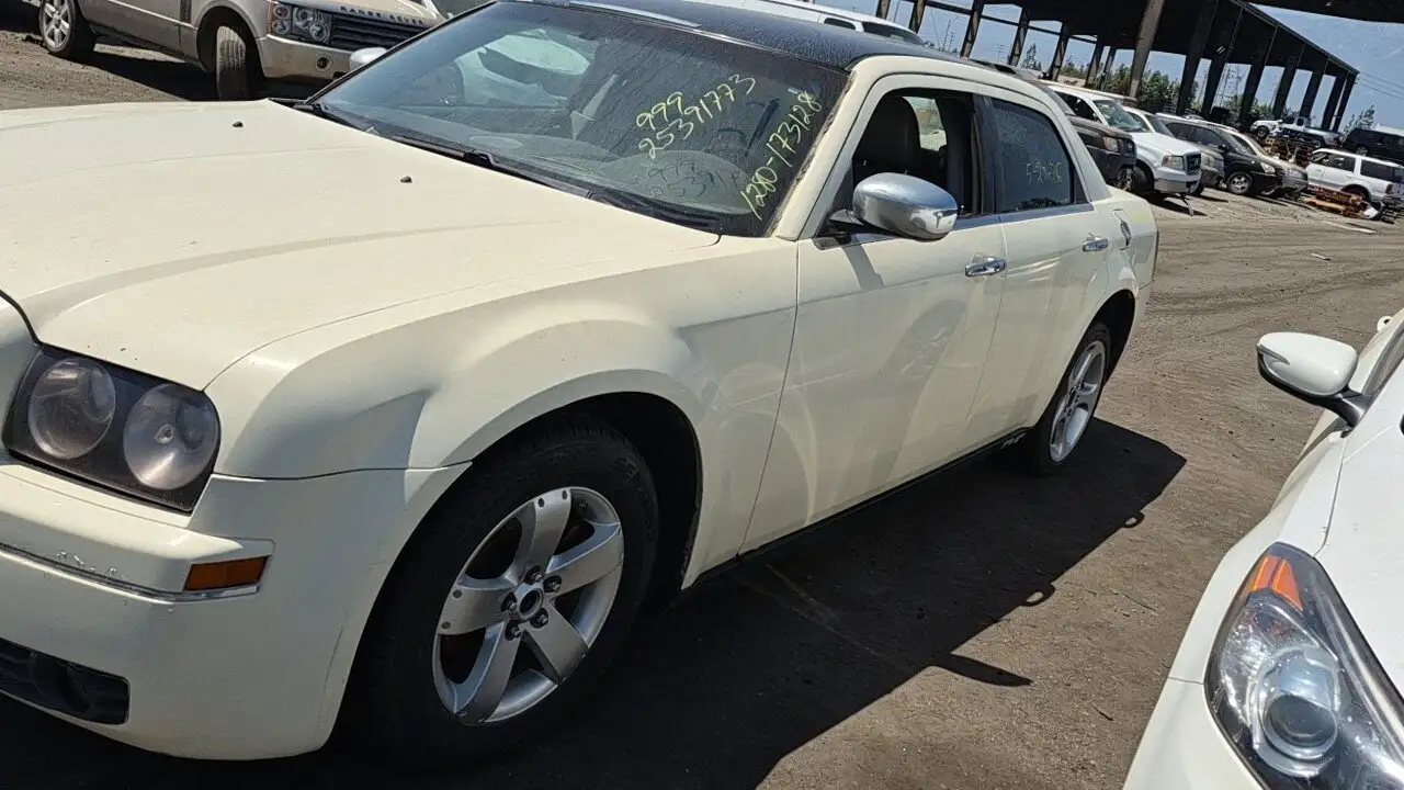 Photo of 2005 Chrysler 300