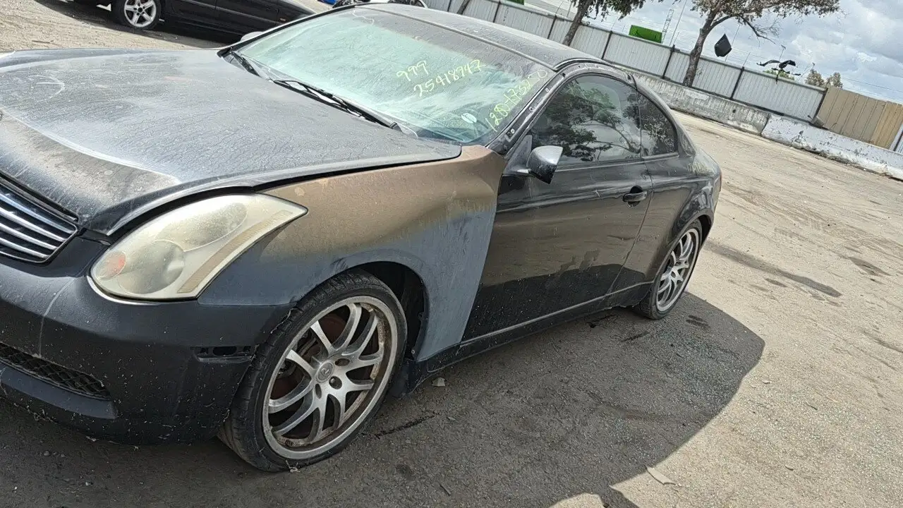 Photo of 2005 Infiniti G35