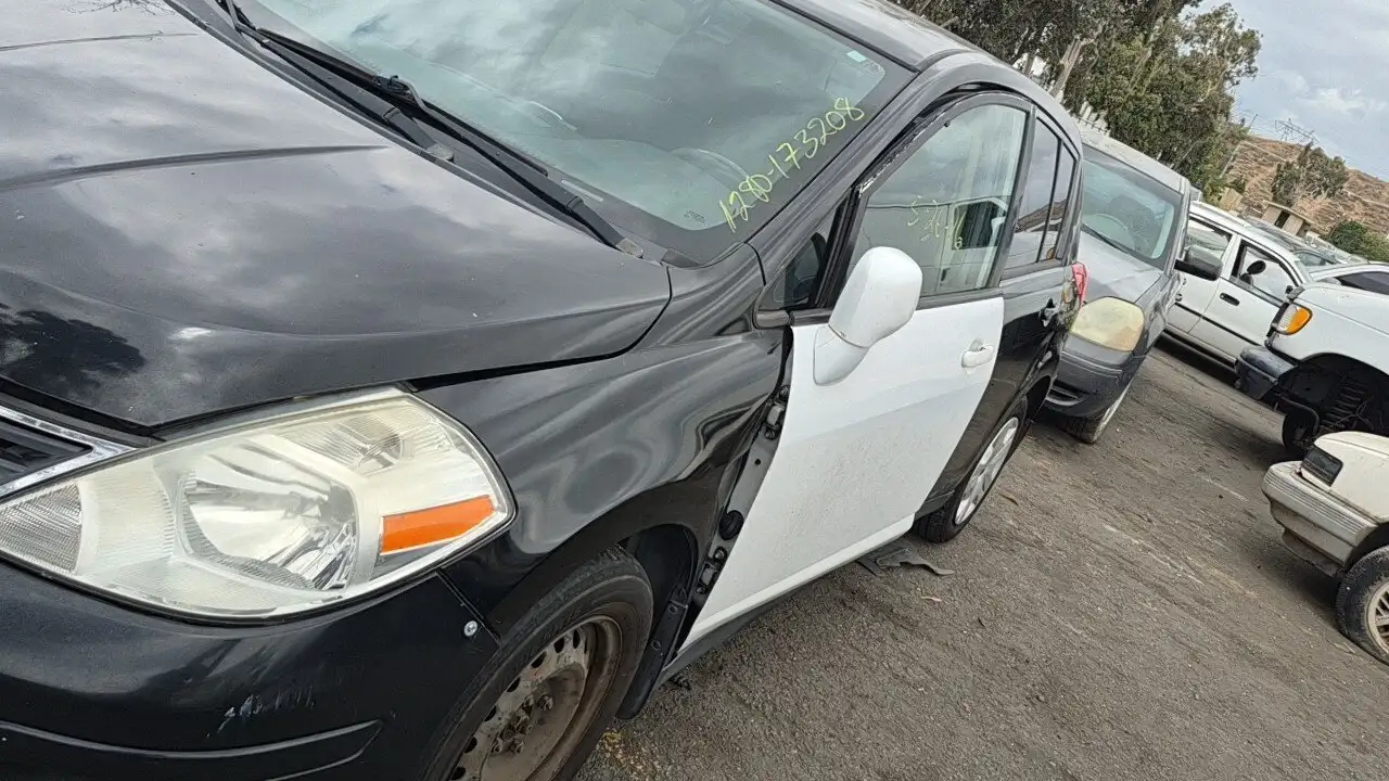 Photo of 2010 Nissan Versa