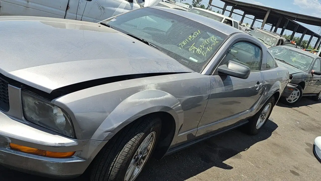 Photo of 2006 Ford Mustang