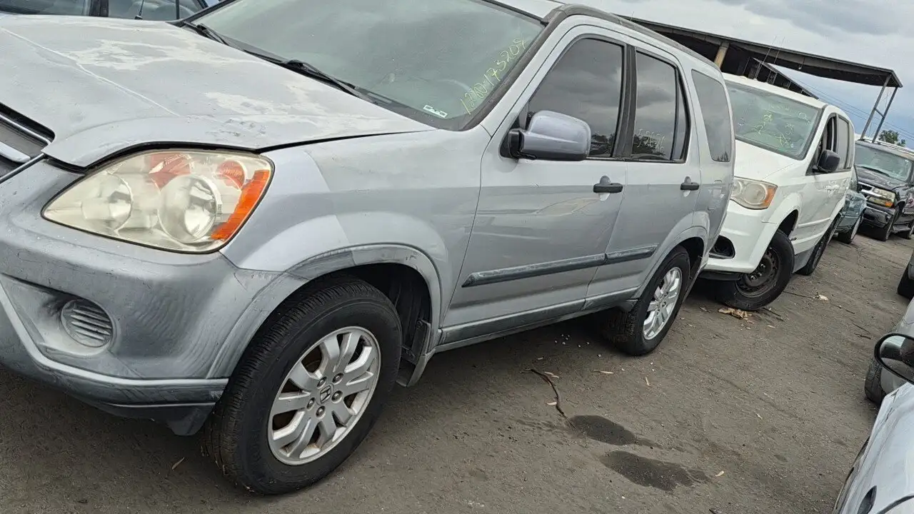 Photo of 2005 Honda Cr-V