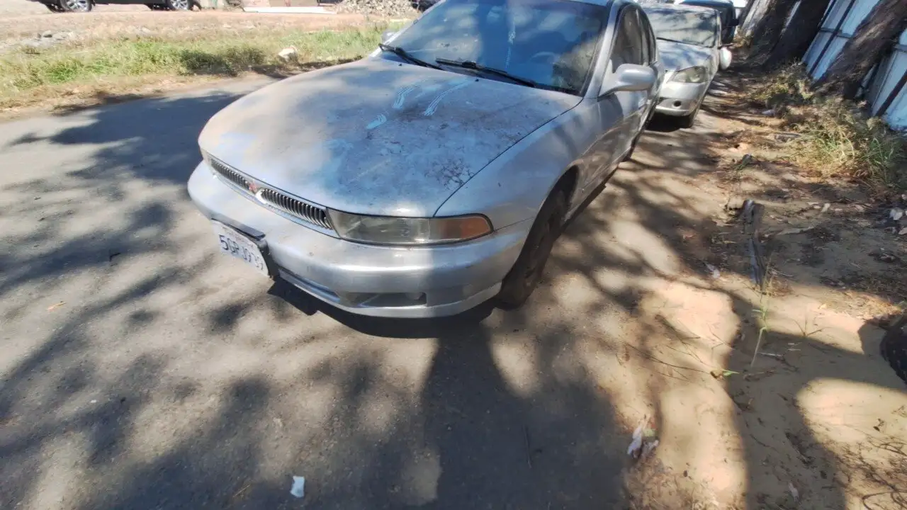 Photo of 2000 Mitsubishi Galant