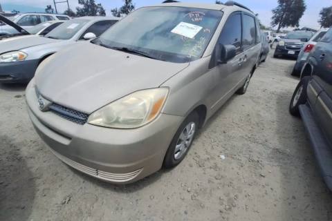 Photo of 2005 Toyota Sienna