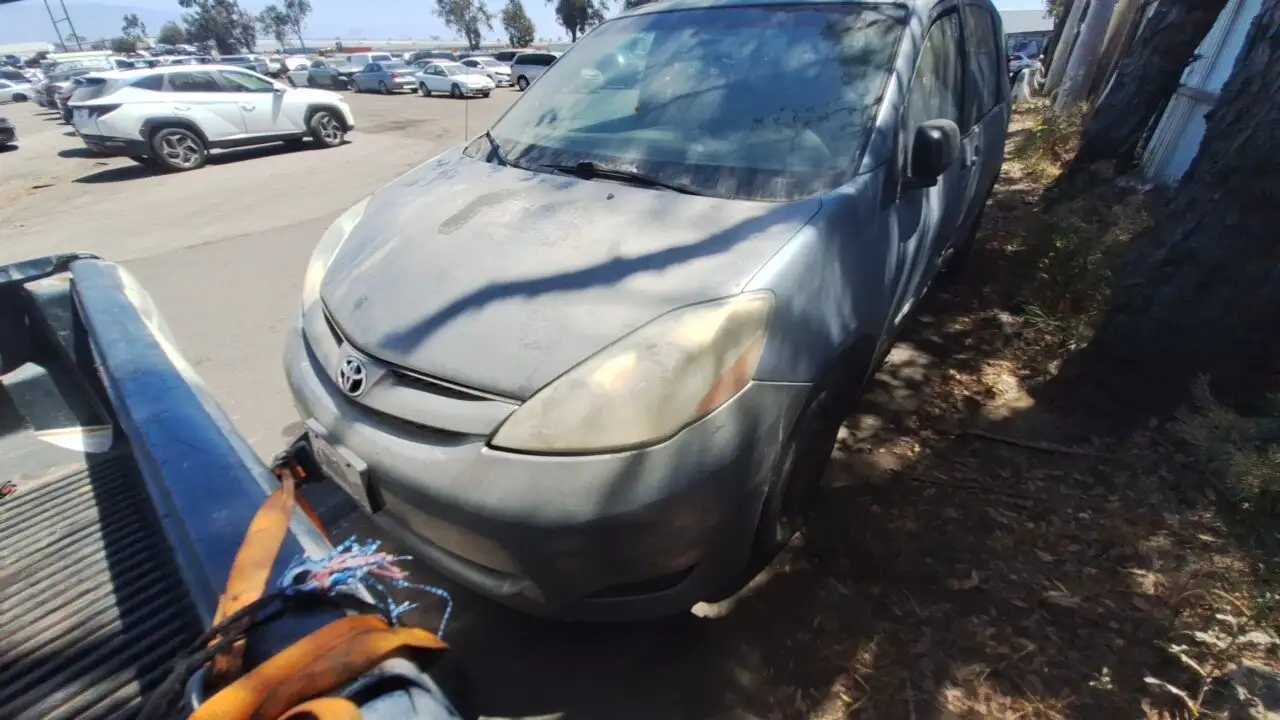 Photo of 2006 Toyota Sienna