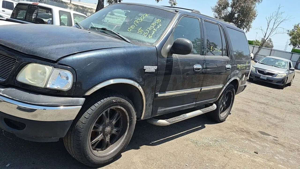 Photo of 2002 Ford Expedition