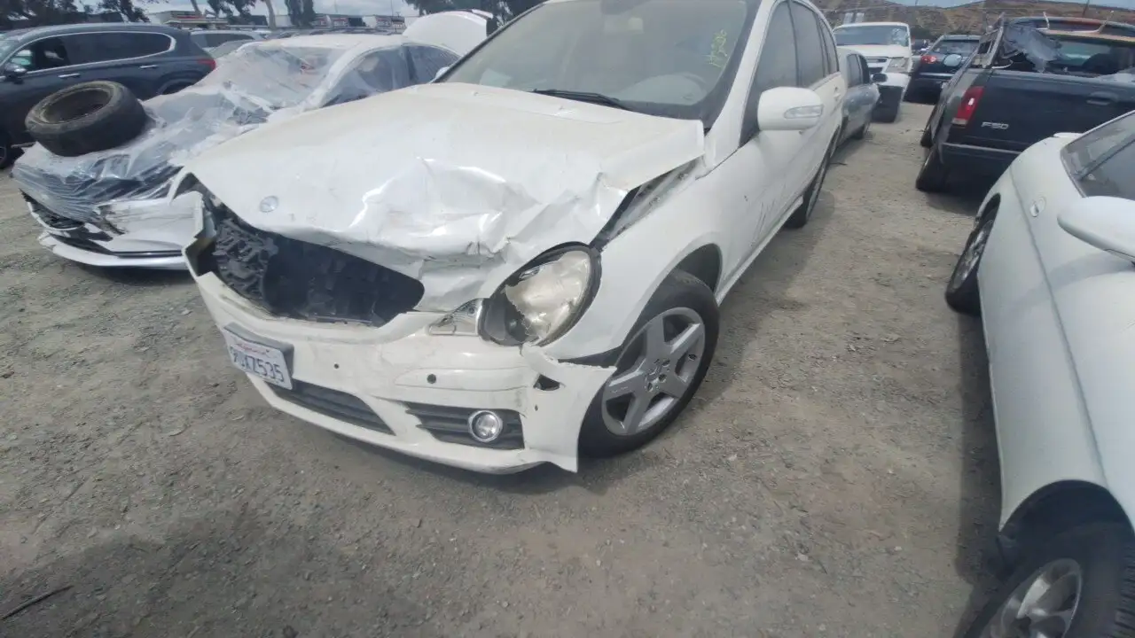 Photo of 2010 Mercedes-Benz R350