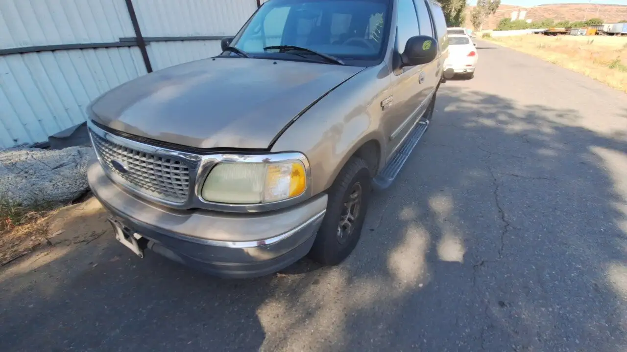 Photo of 2002 Ford Expedition