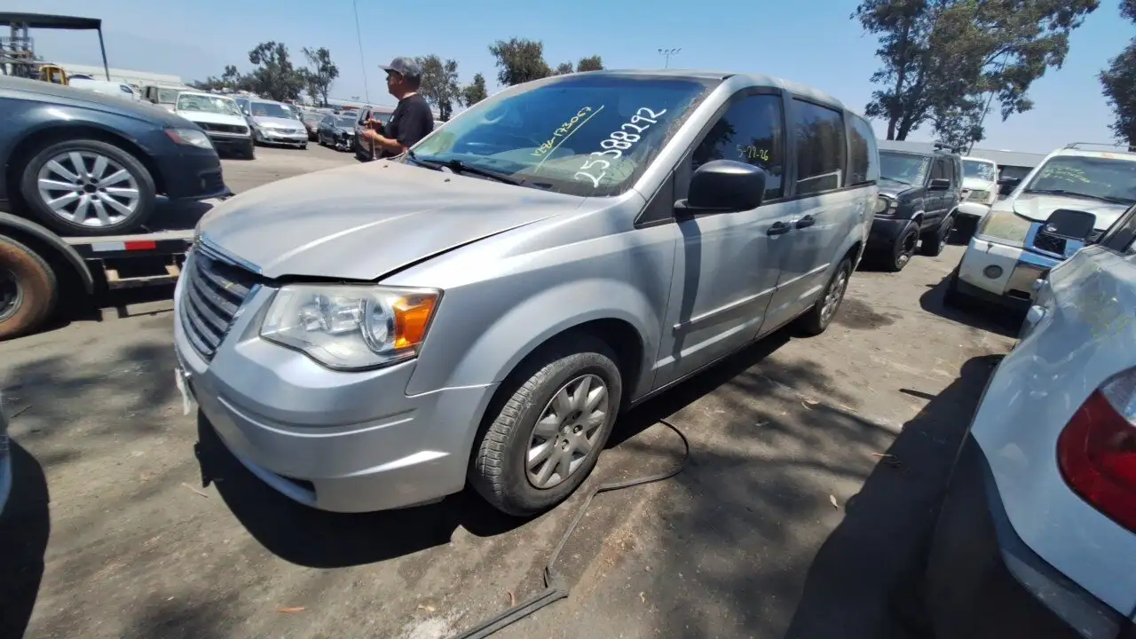 Photo of 2008 Chrysler Town & Country