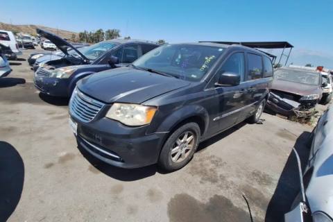 Photo of 2012 Chrysler Town & Country