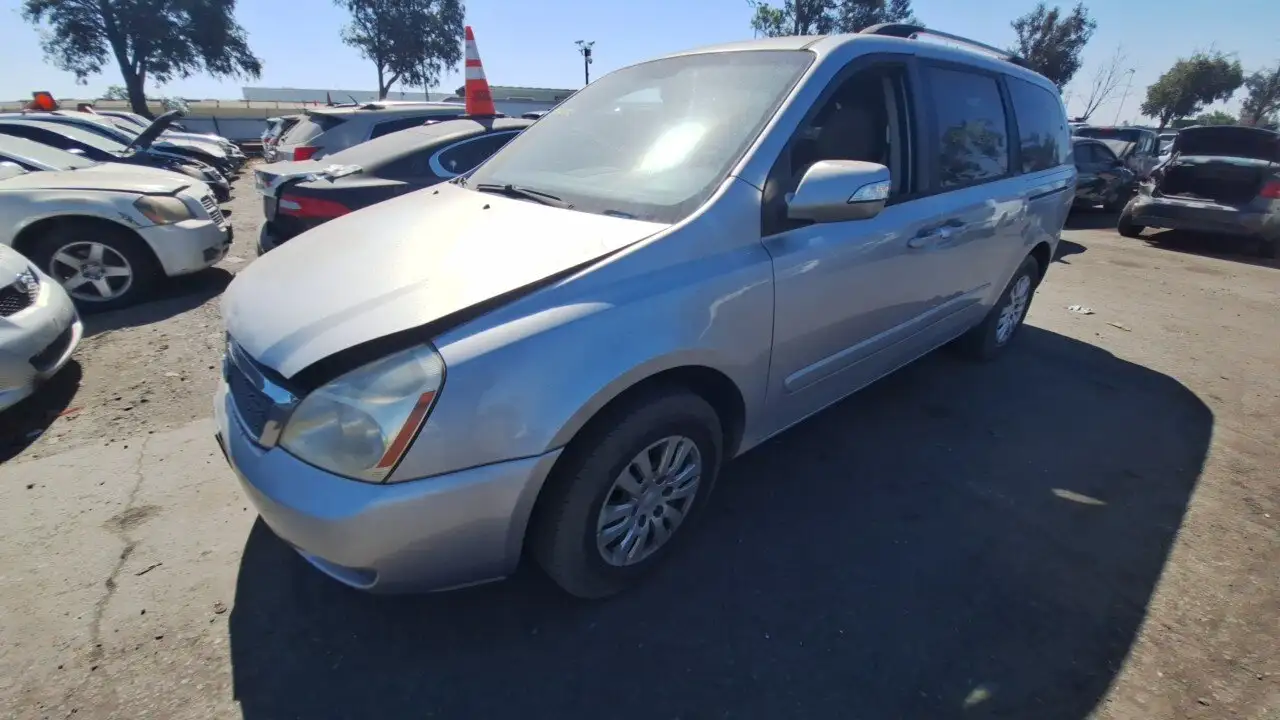 Photo of 2011 Kia Sedona