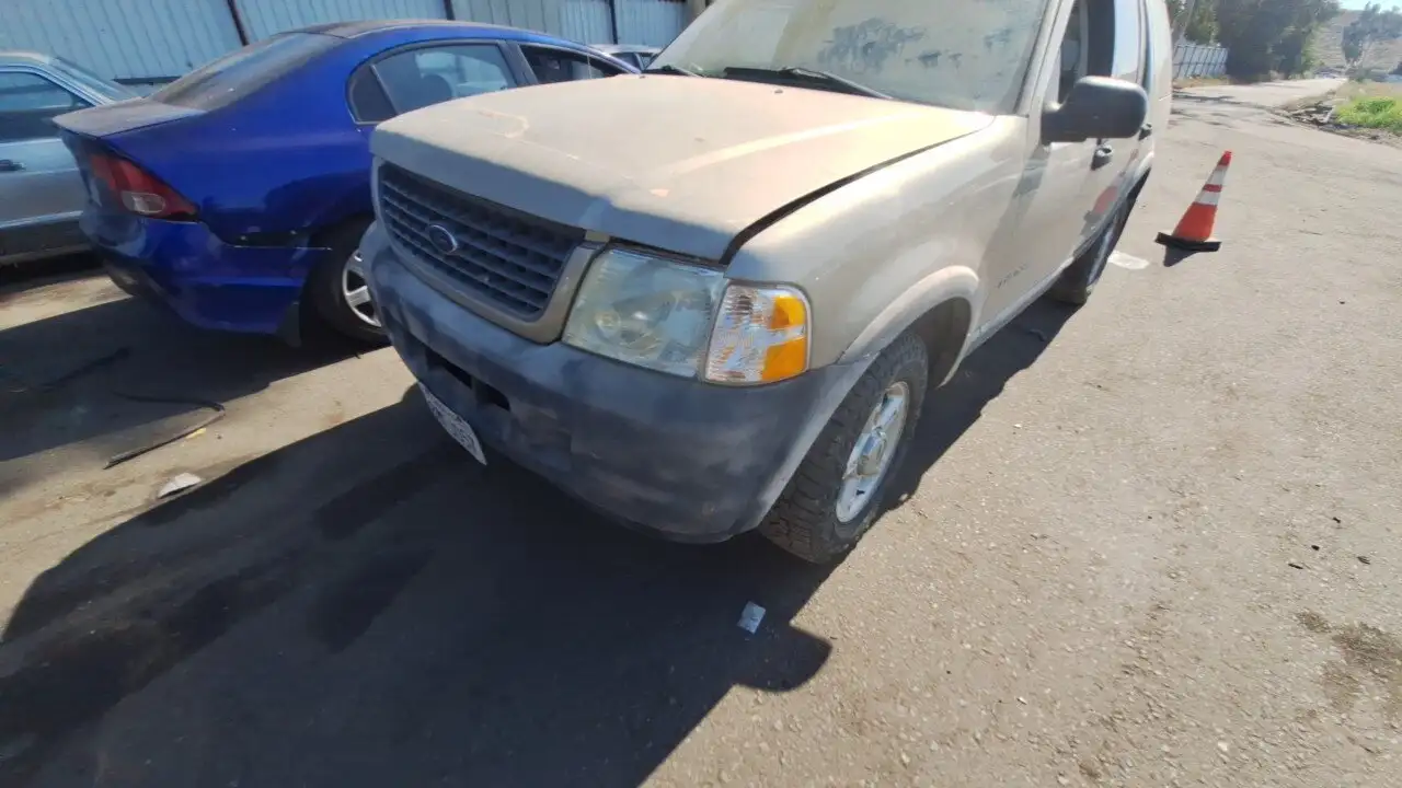 Photo of 2004 Ford Explorer