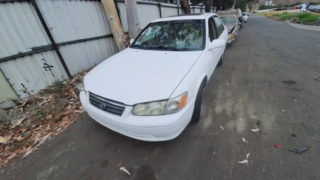Photo of 2000 Toyota Camry