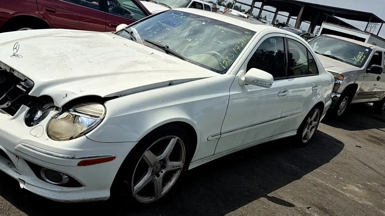 Photo of 2009 Mercedes-Benz E350